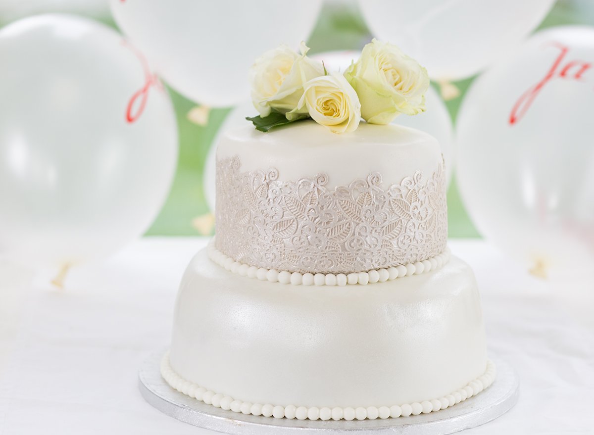 einfache Hochzeitstorte mit Fondant