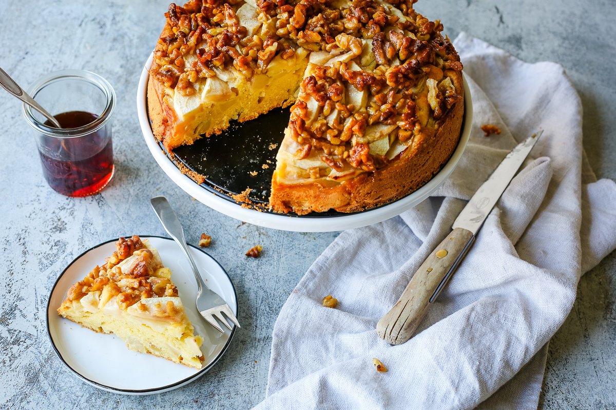 Apfelkuchen mit Walnüssen